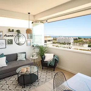 Beautiful With 2 Terraces, Pool & Apartamento Torremolinos
